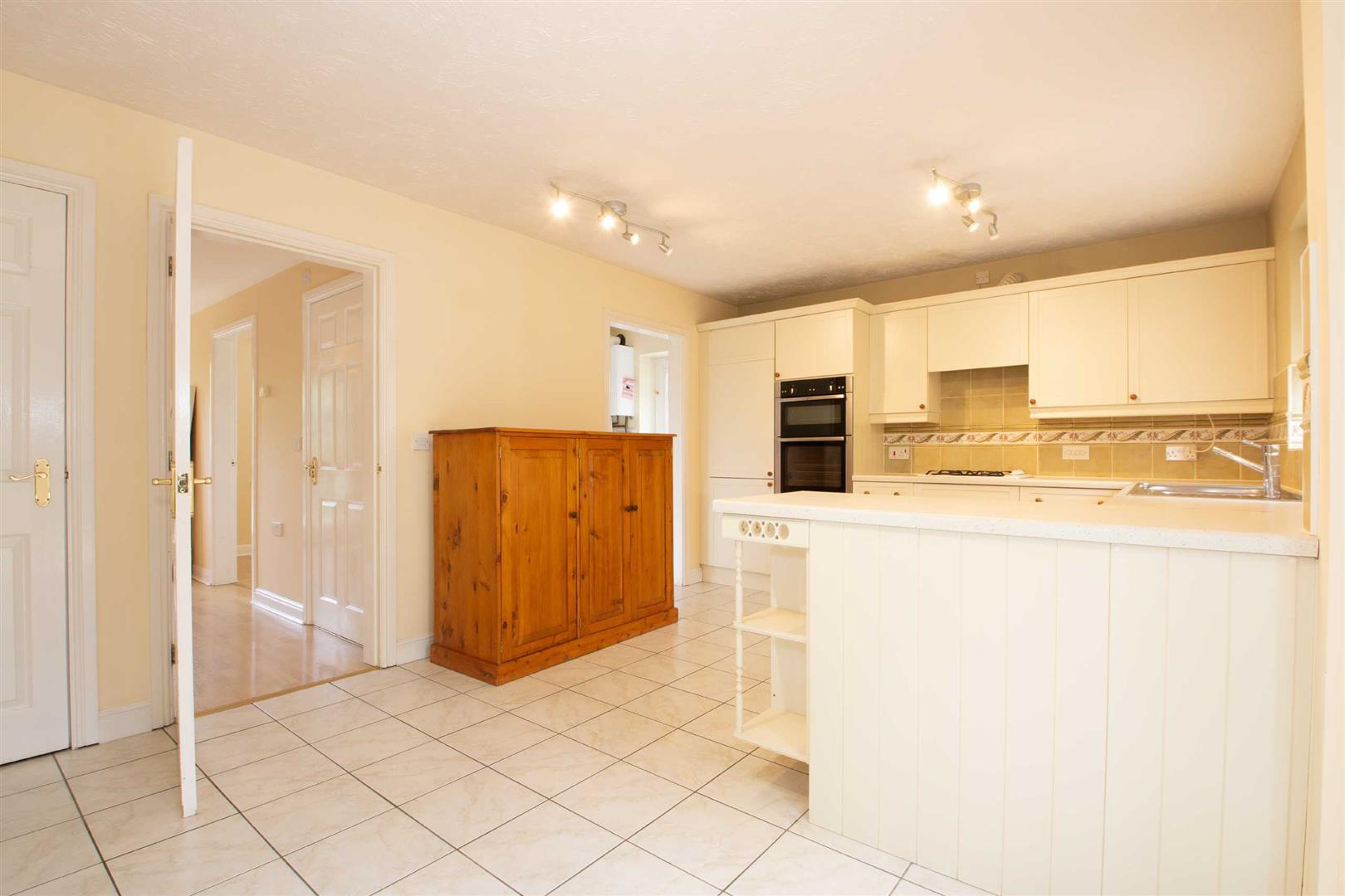 Carisbrooke Way, Kingsmead, Milton Keynes